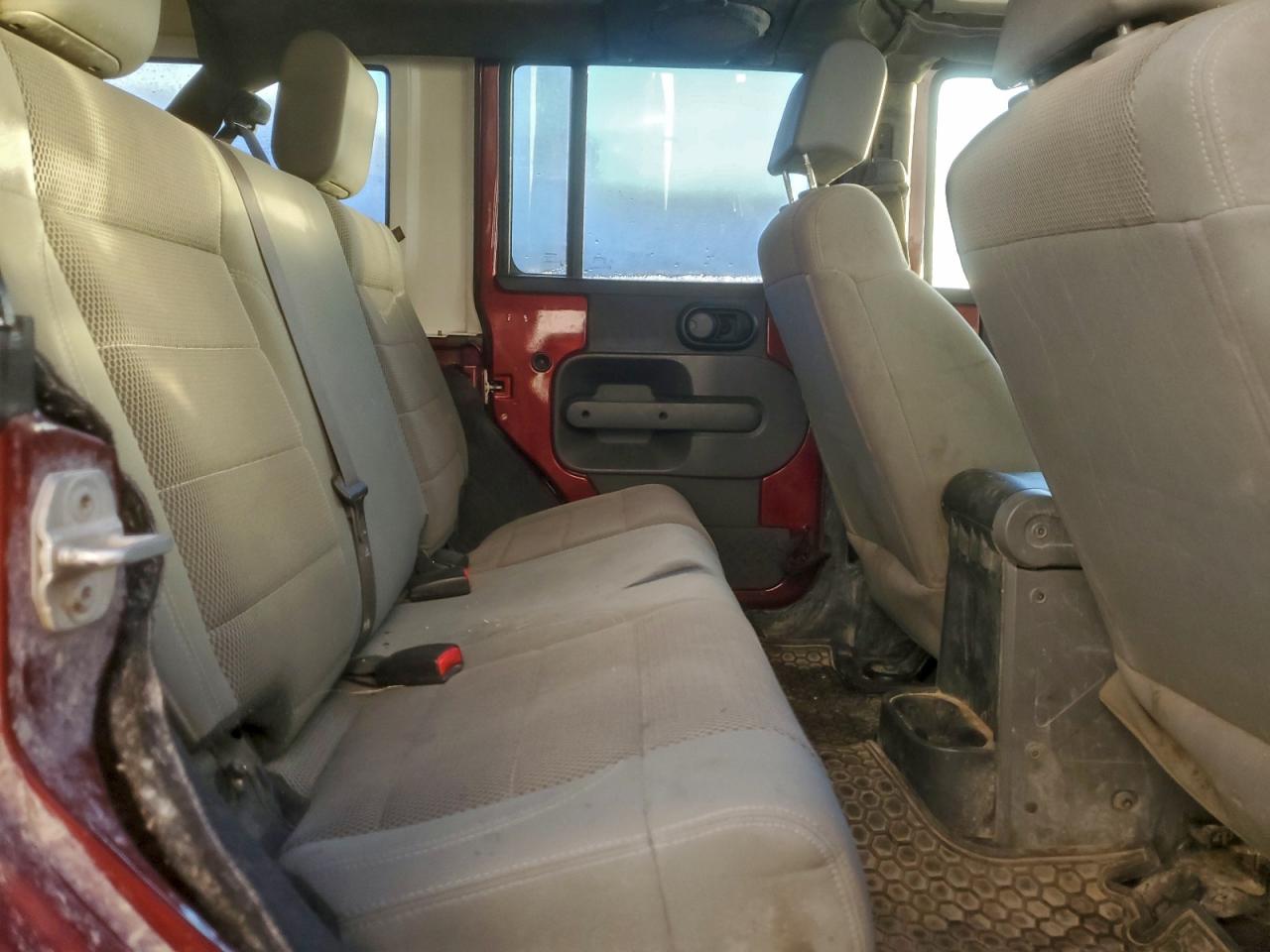 Jeep Wrangler Sahara Image 5