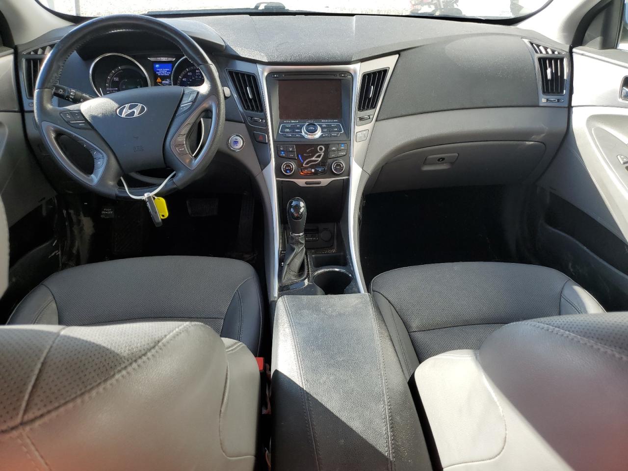 Hyundai SONATA Hybrid Image 8