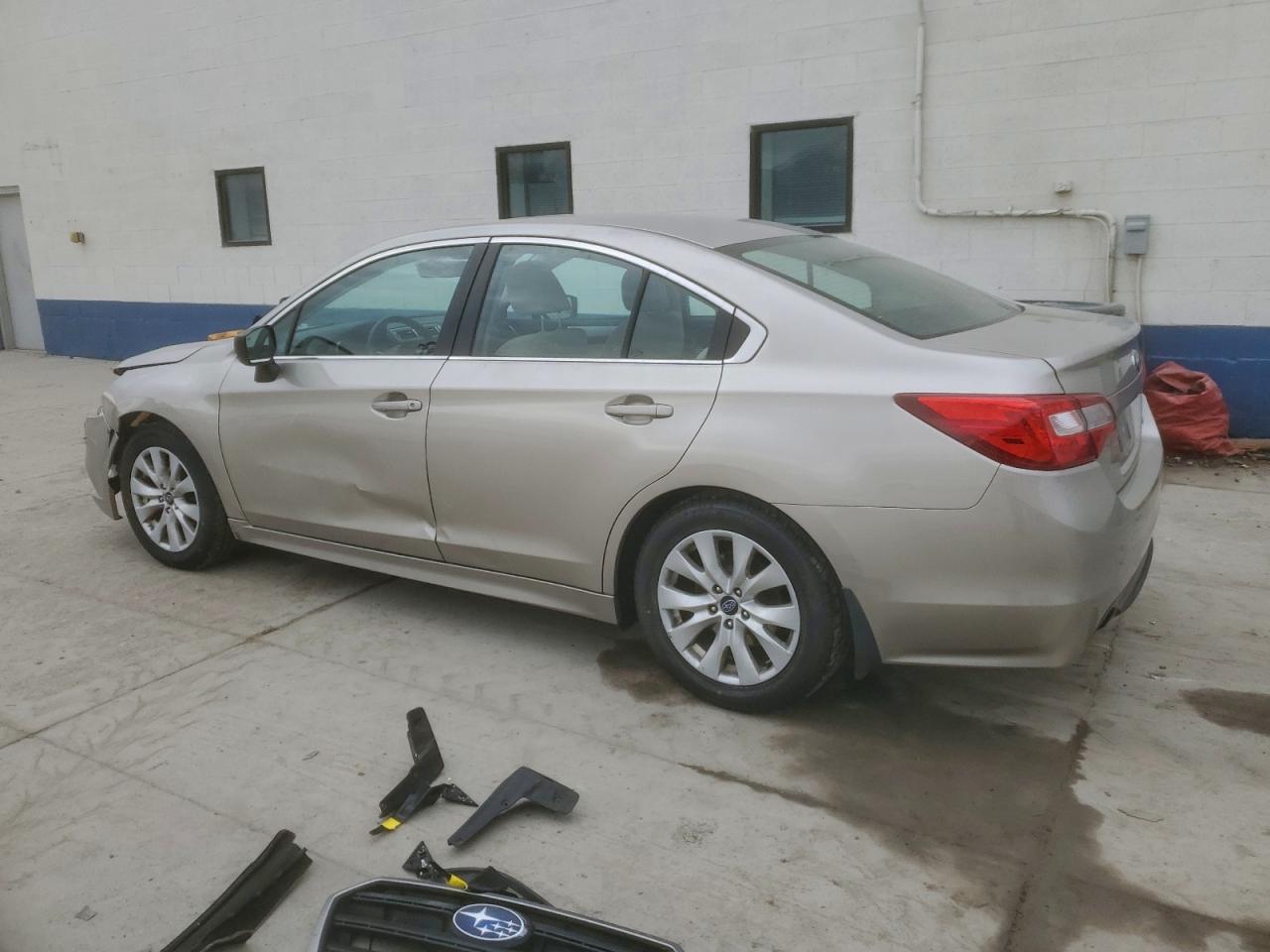 Subaru Legacy 2.5i Image 2