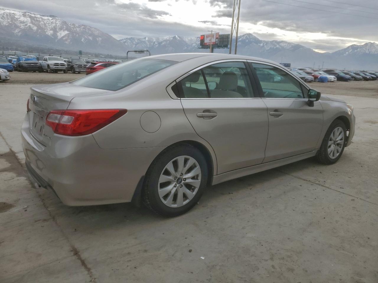 Subaru Legacy 2.5i Image 5