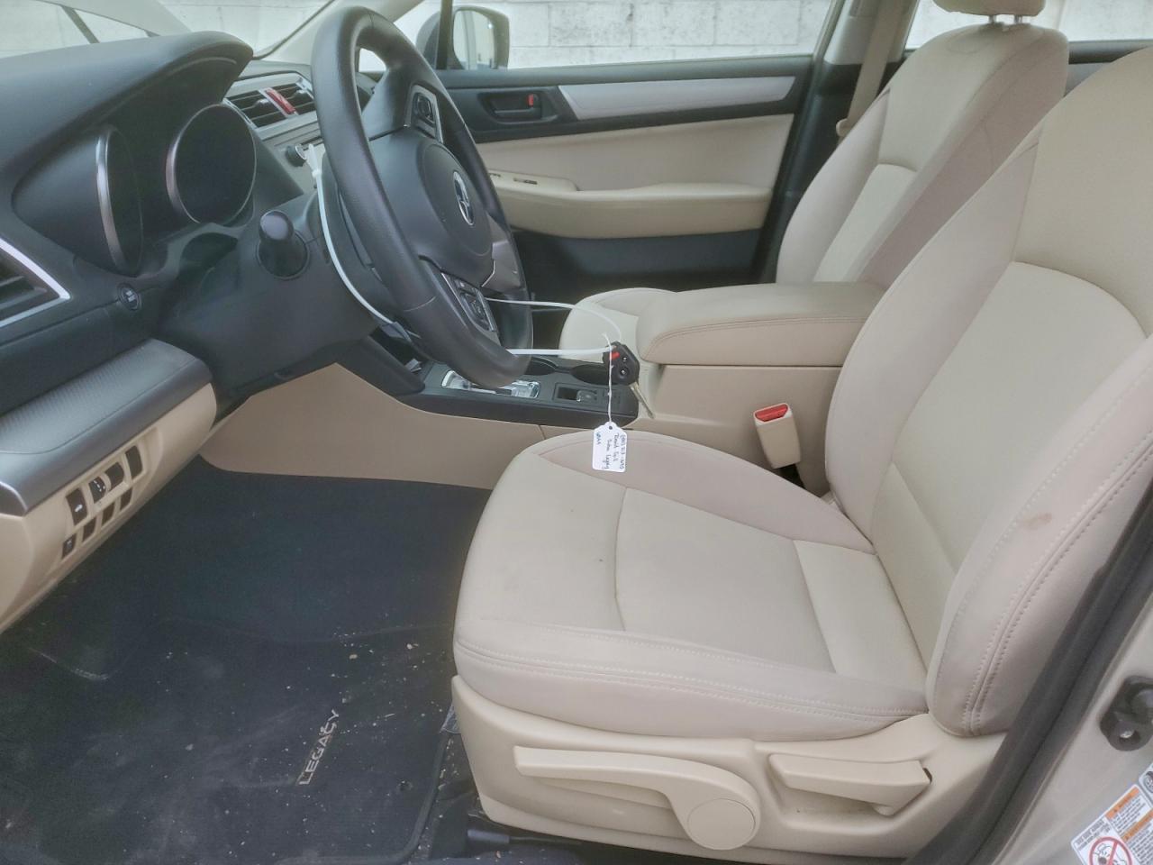 Subaru Legacy 2.5i Image 3