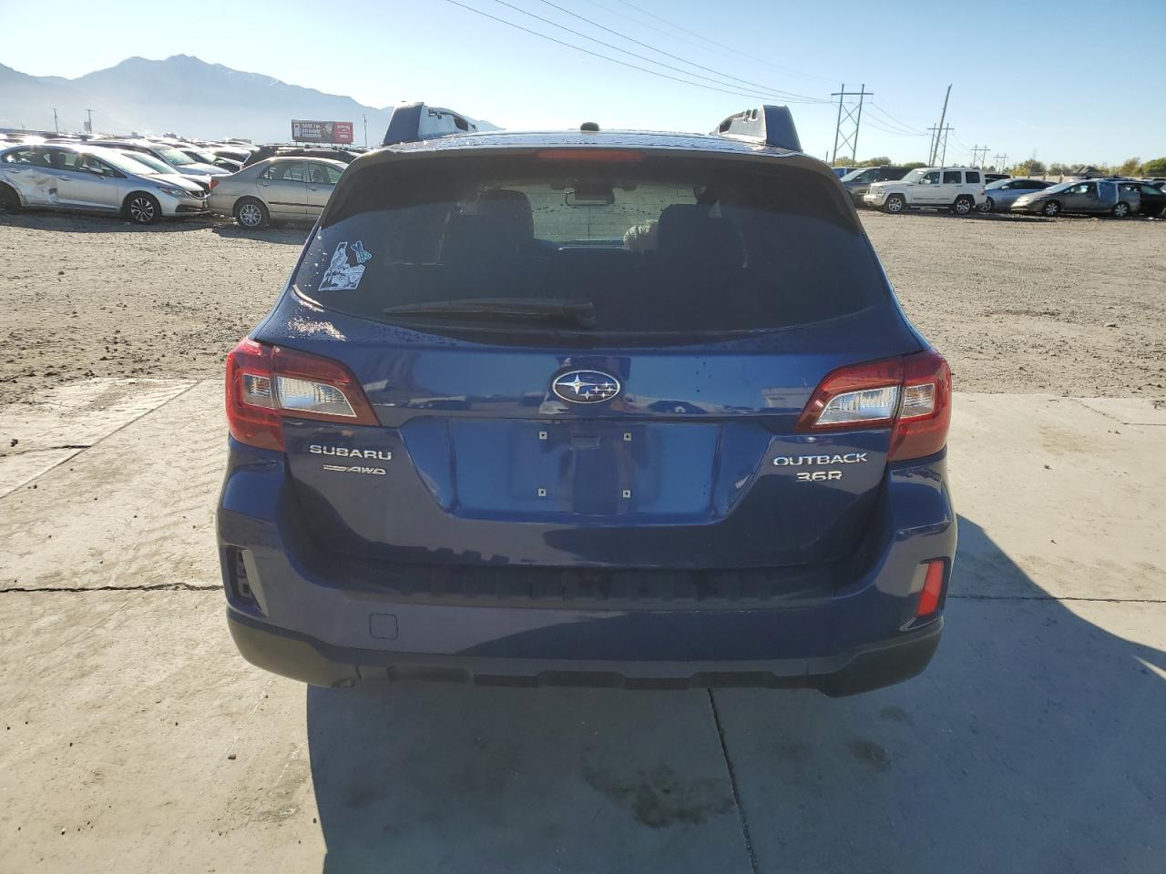 Subaru Outback 3.6r Limited Image 2