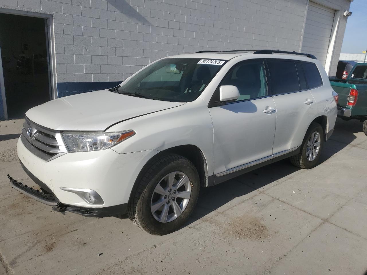 Toyota Highlander Base Image 1