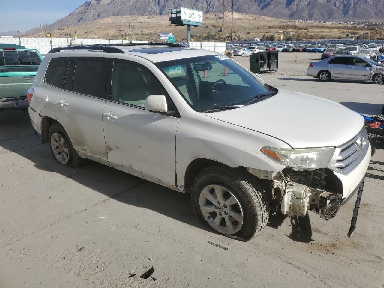 Toyota Highlander Base Image 3