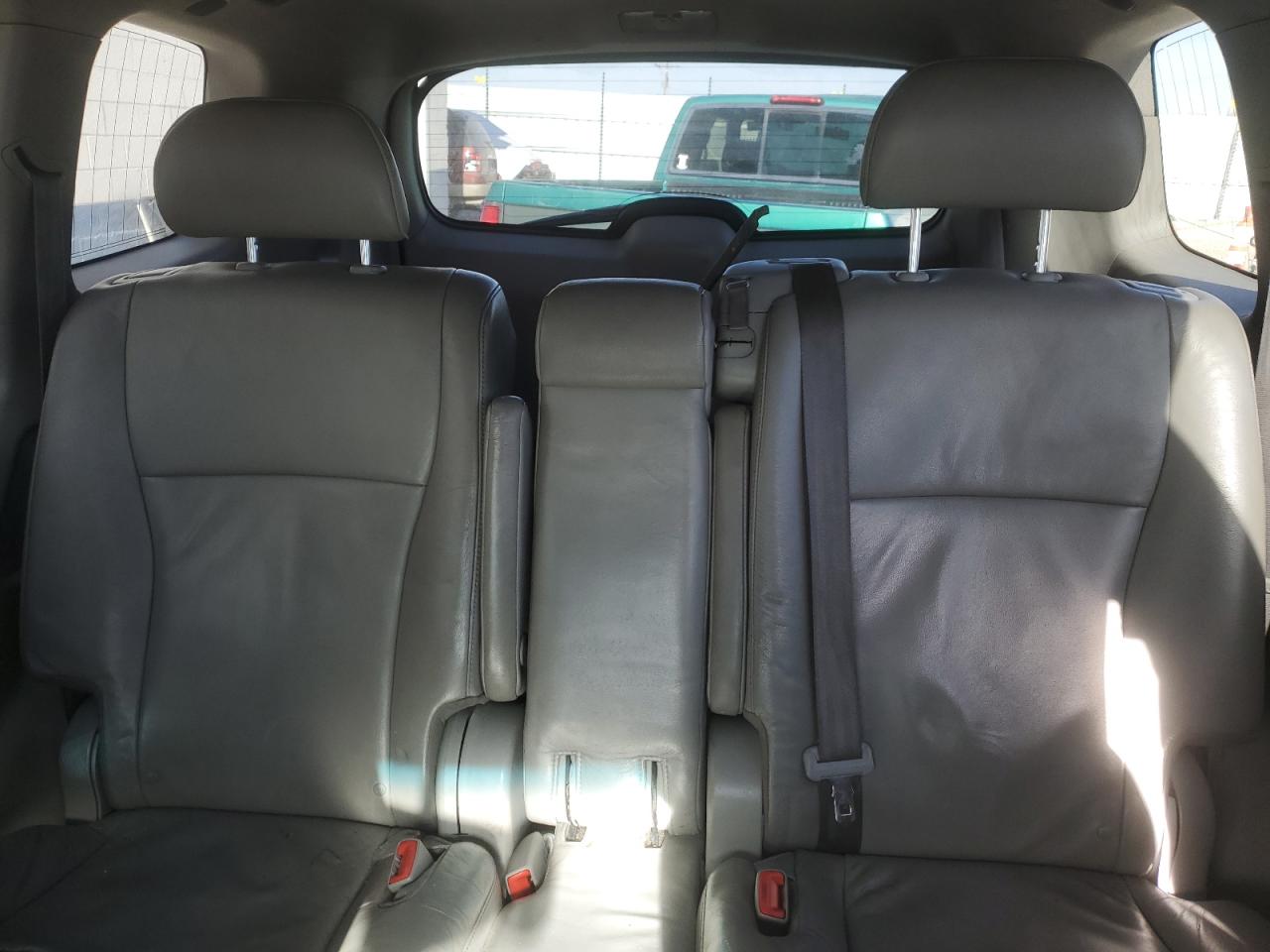 Toyota Highlander Base Image 6