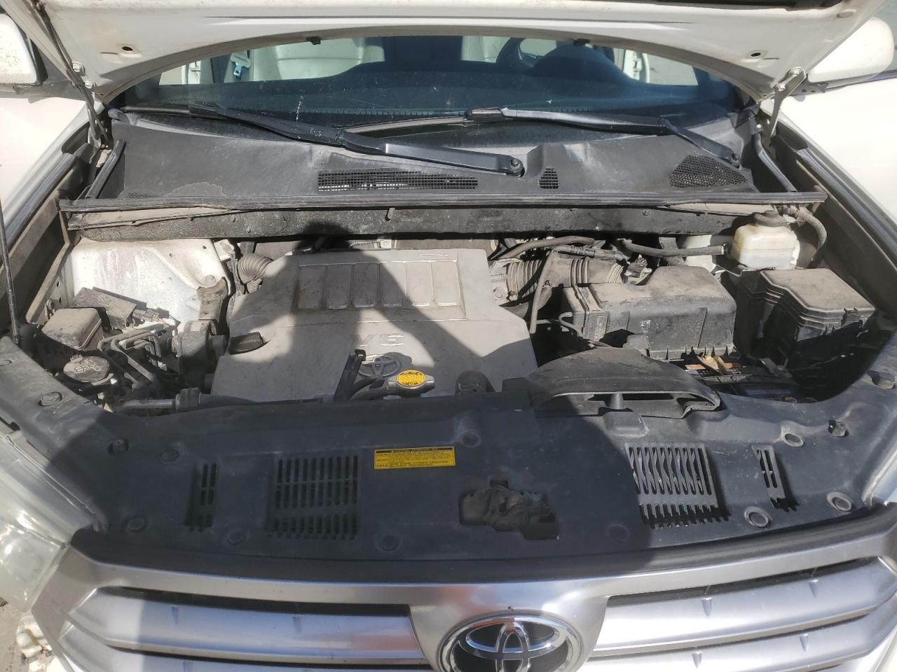 Toyota Highlander Base Image 11