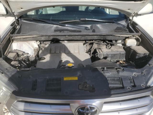 Toyota Highlander Base Image 11