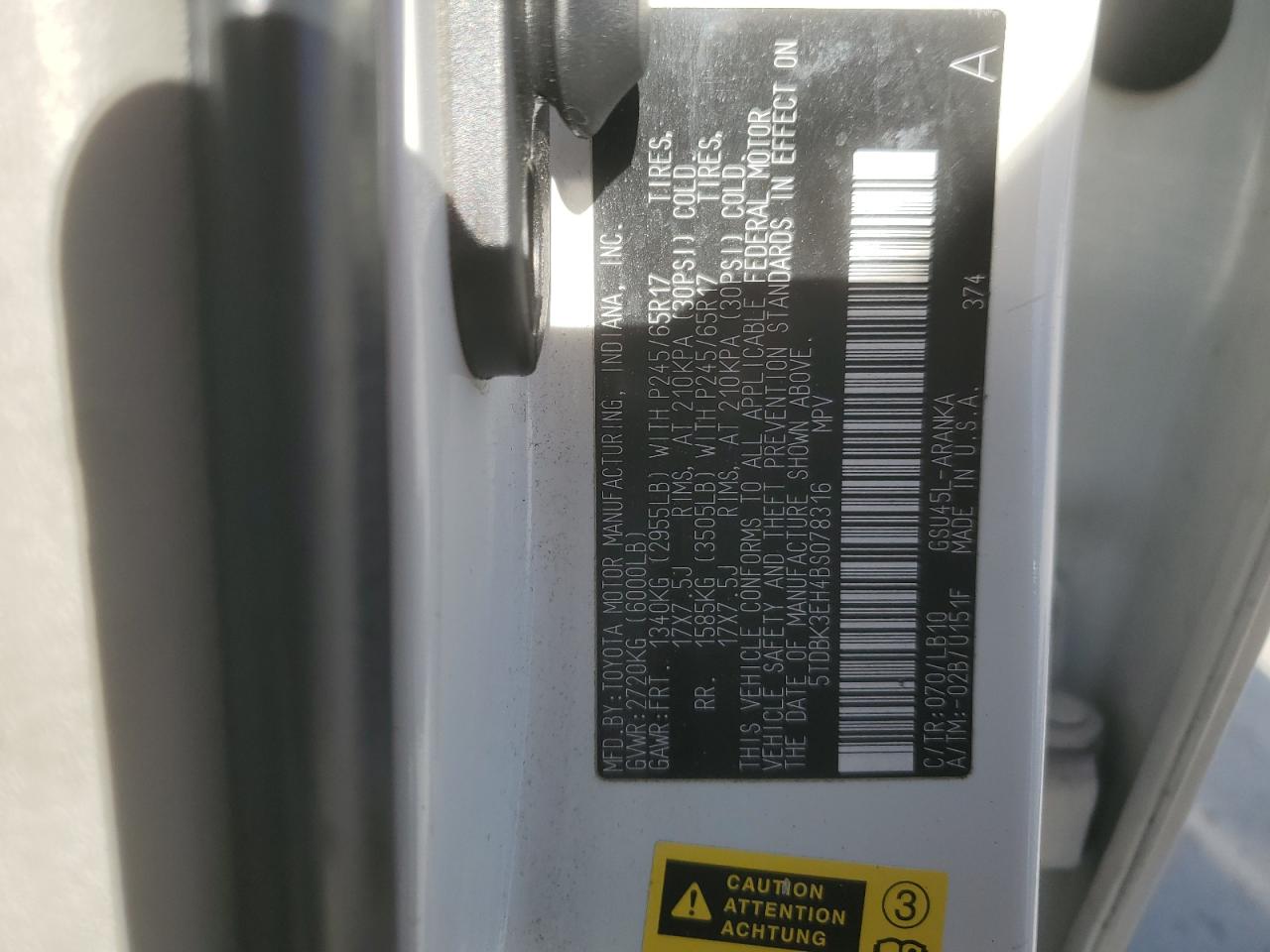 Toyota Highlander Base Image 13