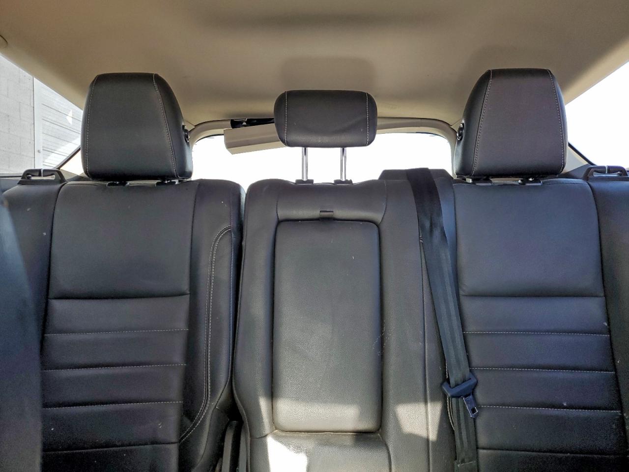 Ford Escape Titanium Image 9