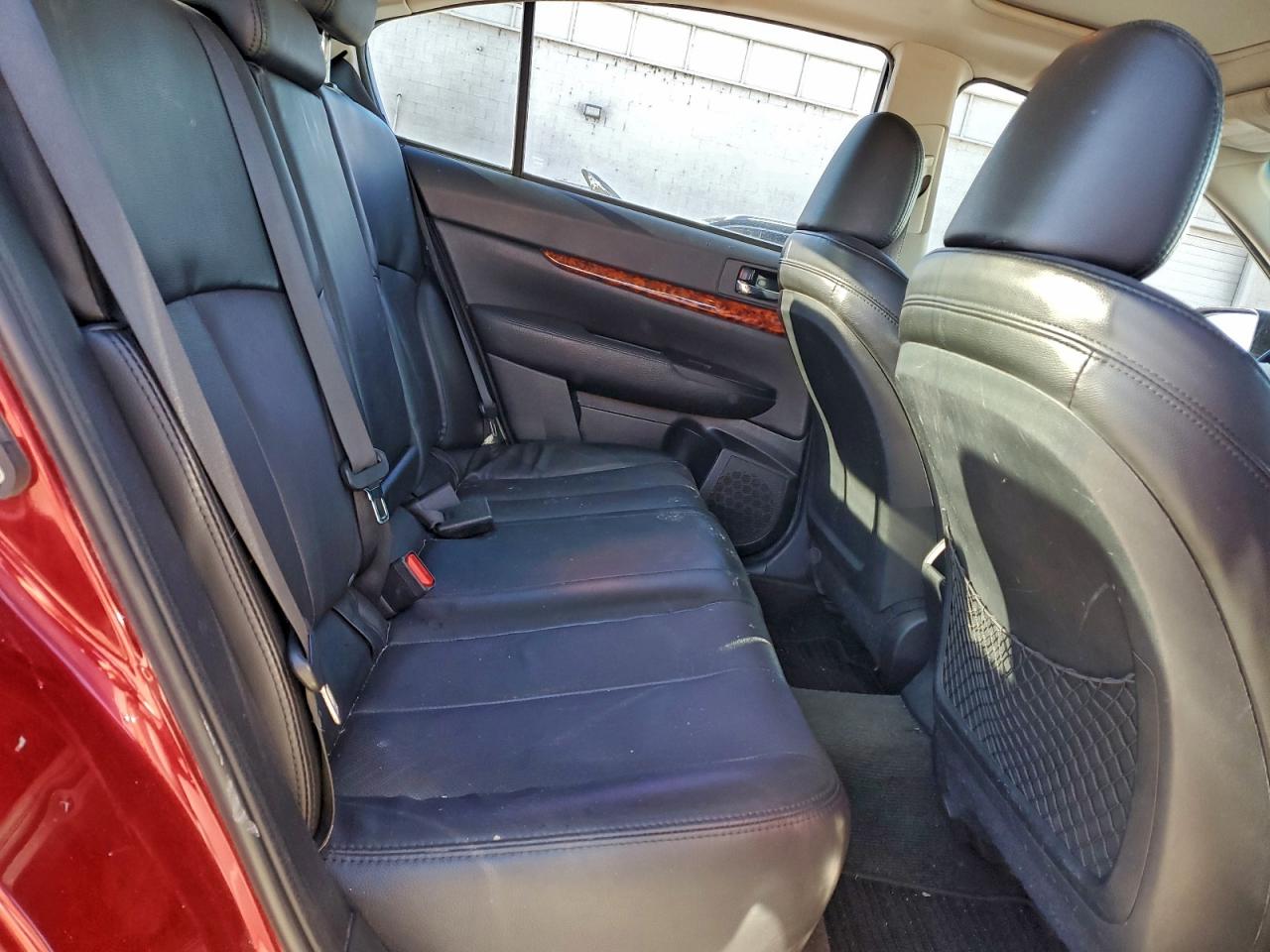 Subaru Legacy 2.5i Limited Image 6