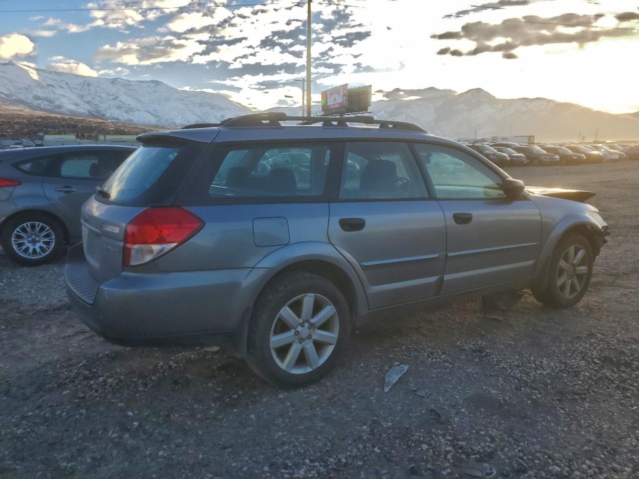 Subaru Outback 2.5i Image 2