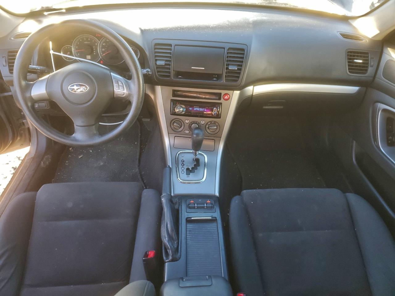 Subaru Outback 2.5i Image 9