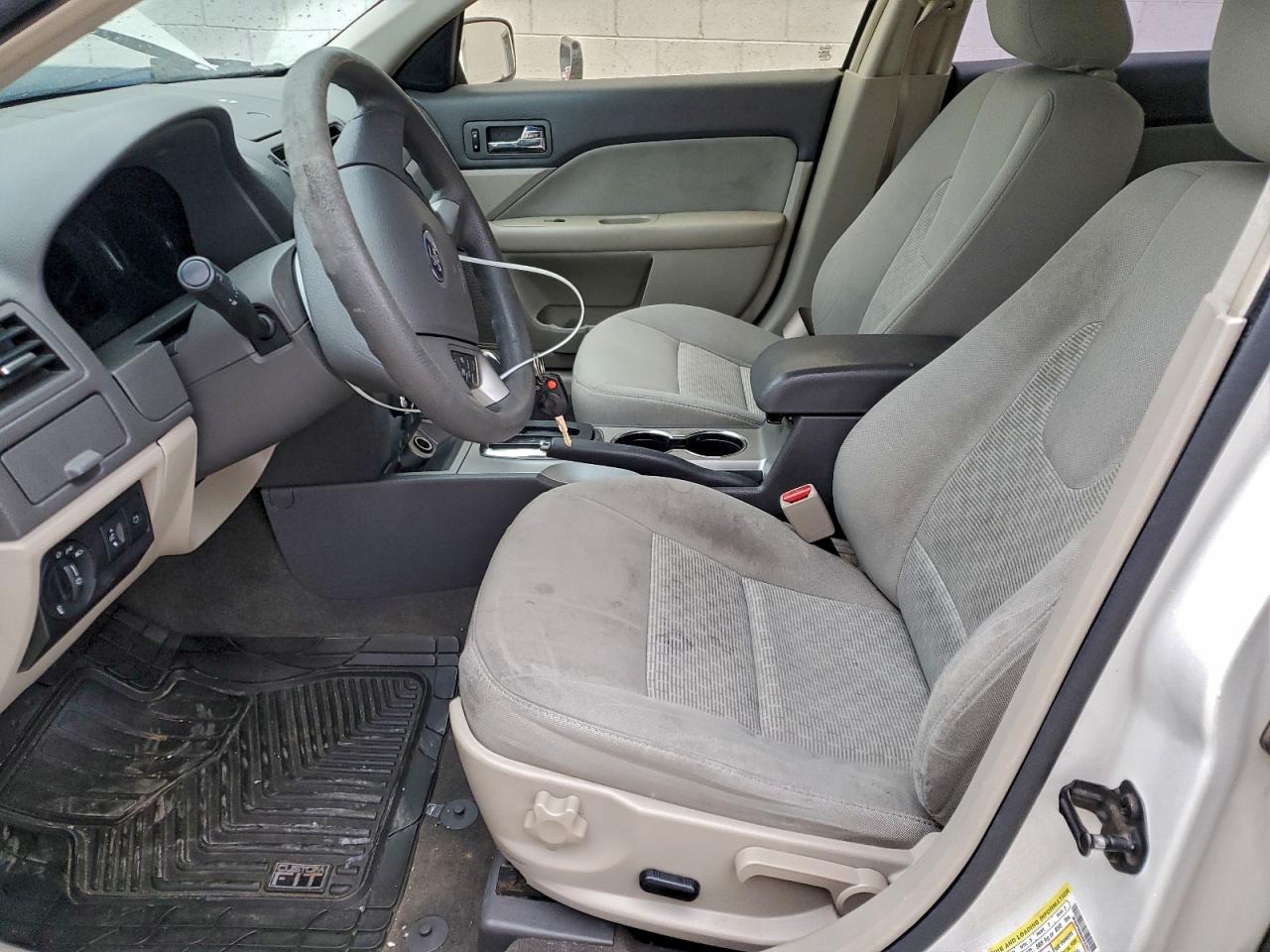 Ford Fusion Se Image 2