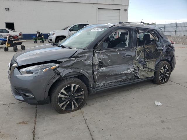  Salvage Nissan Kicks