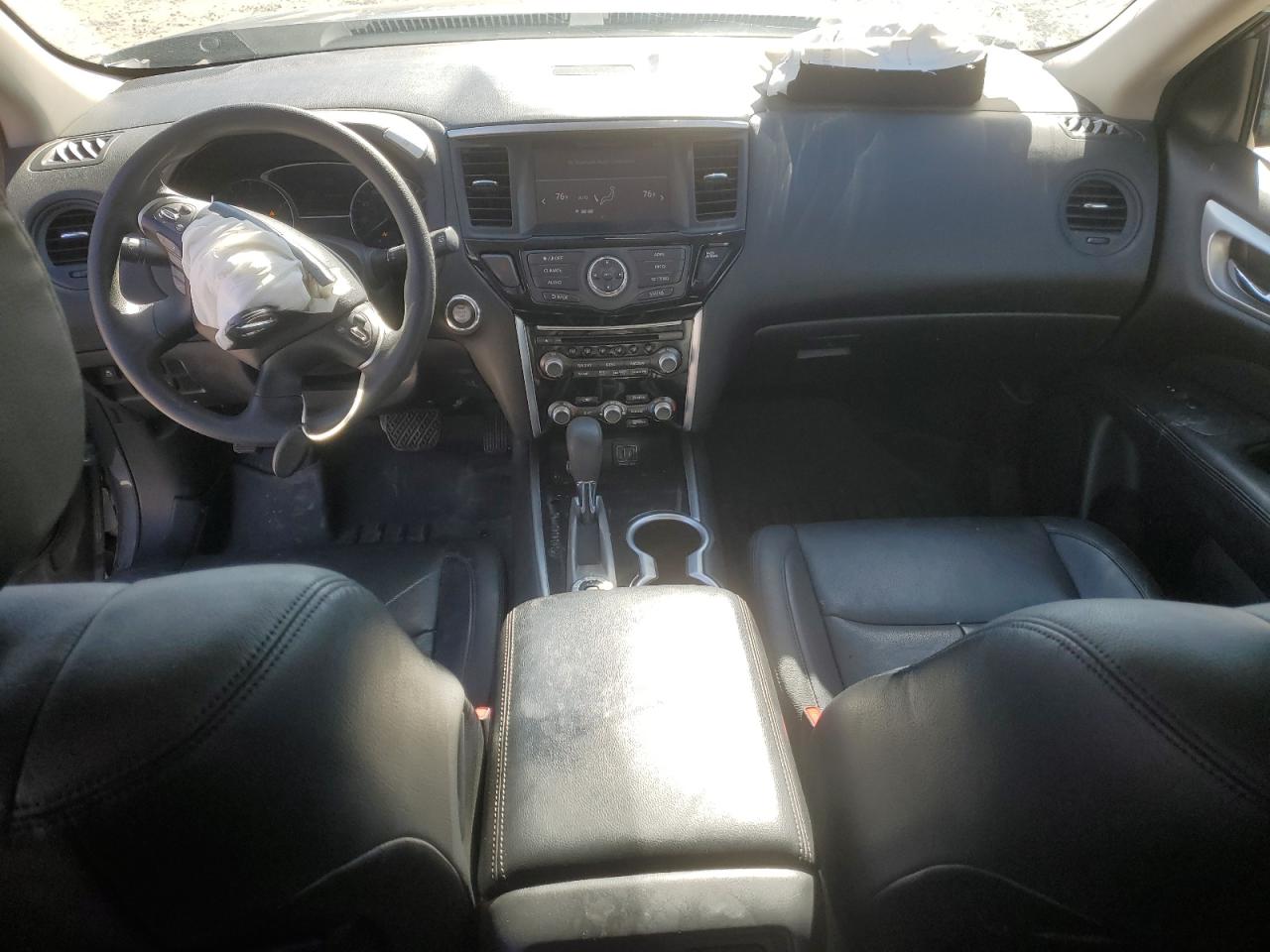 Nissan Pathfinder S Image 3