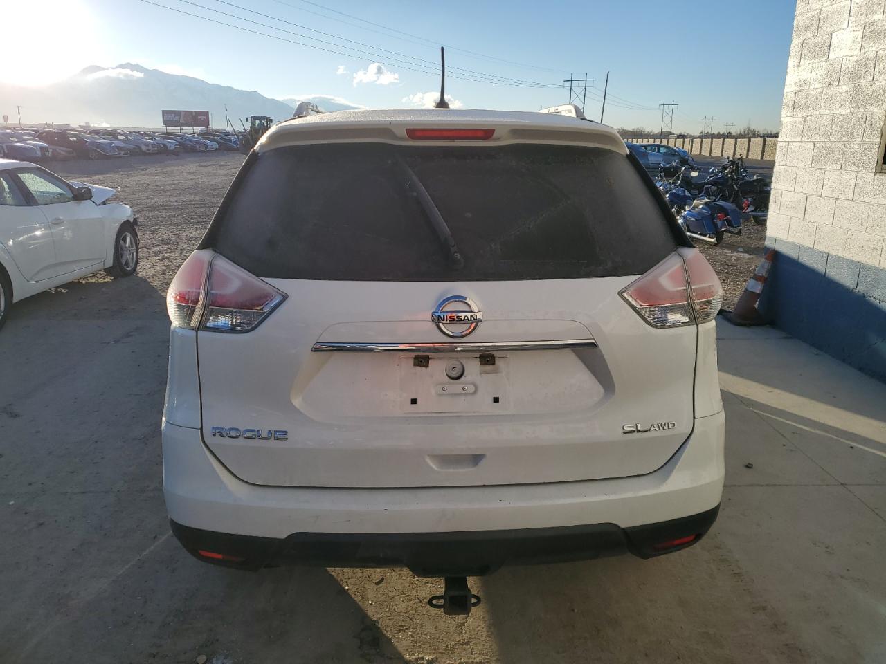 Nissan Rogue S Image 5