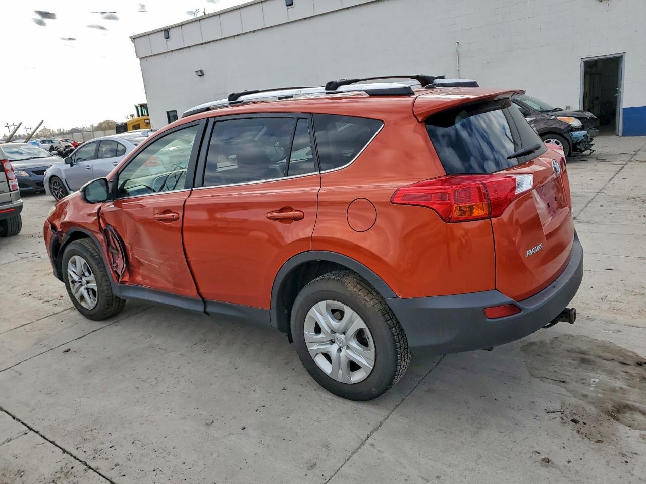 Toyota RAV4 Le Image 7