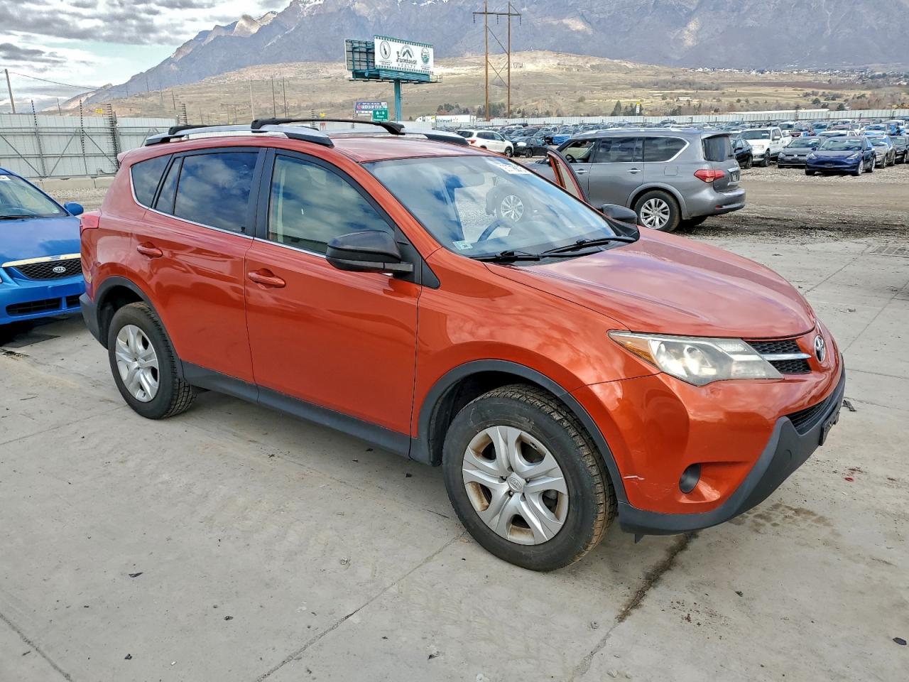 Toyota RAV4 Le Image 8