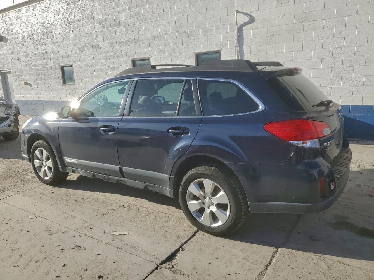 Subaru Outback 2.5i Premium Image 4