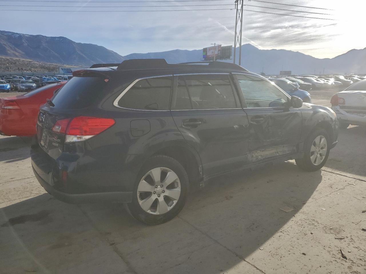 Subaru Outback 2.5i Premium Image 14
