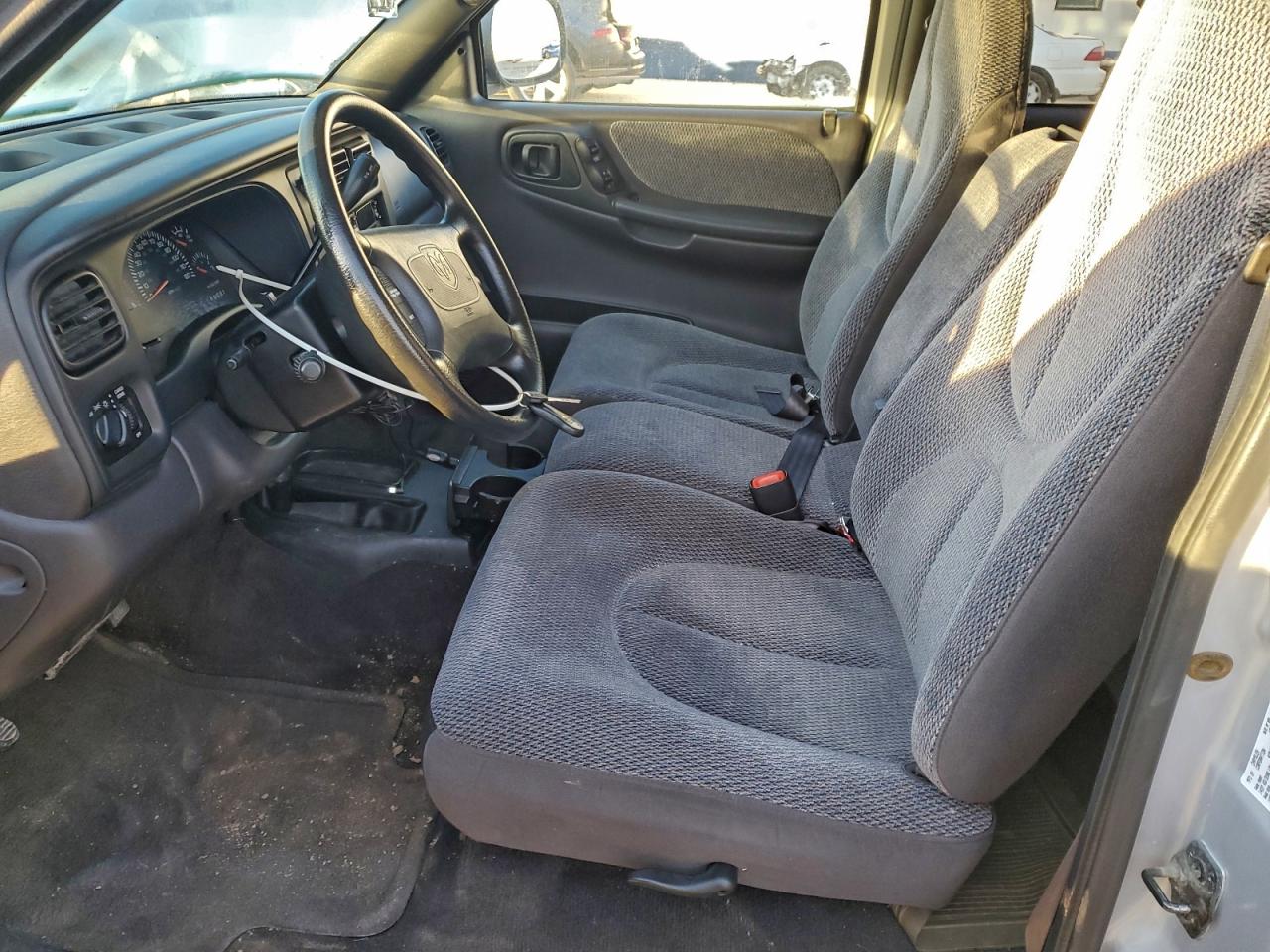 Dodge Dakota Image 12