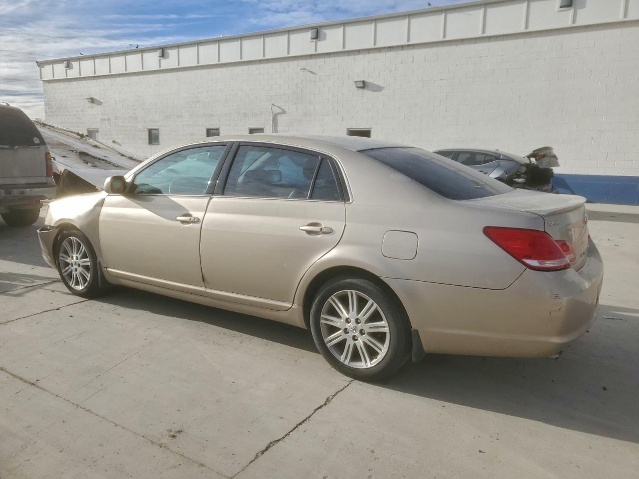 Toyota Avalon Xl Image 6