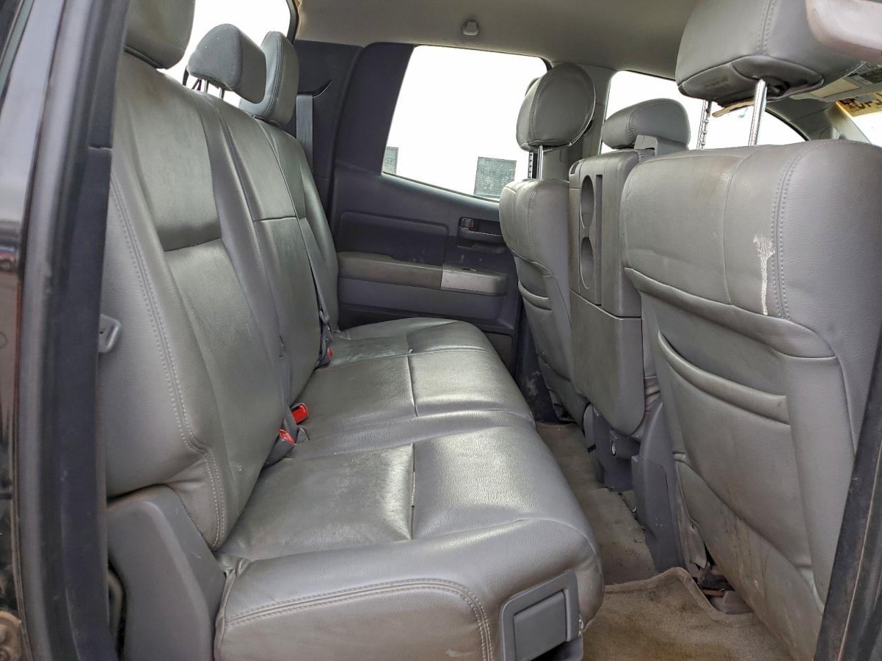 Toyota Tundra Double Cab Image 10