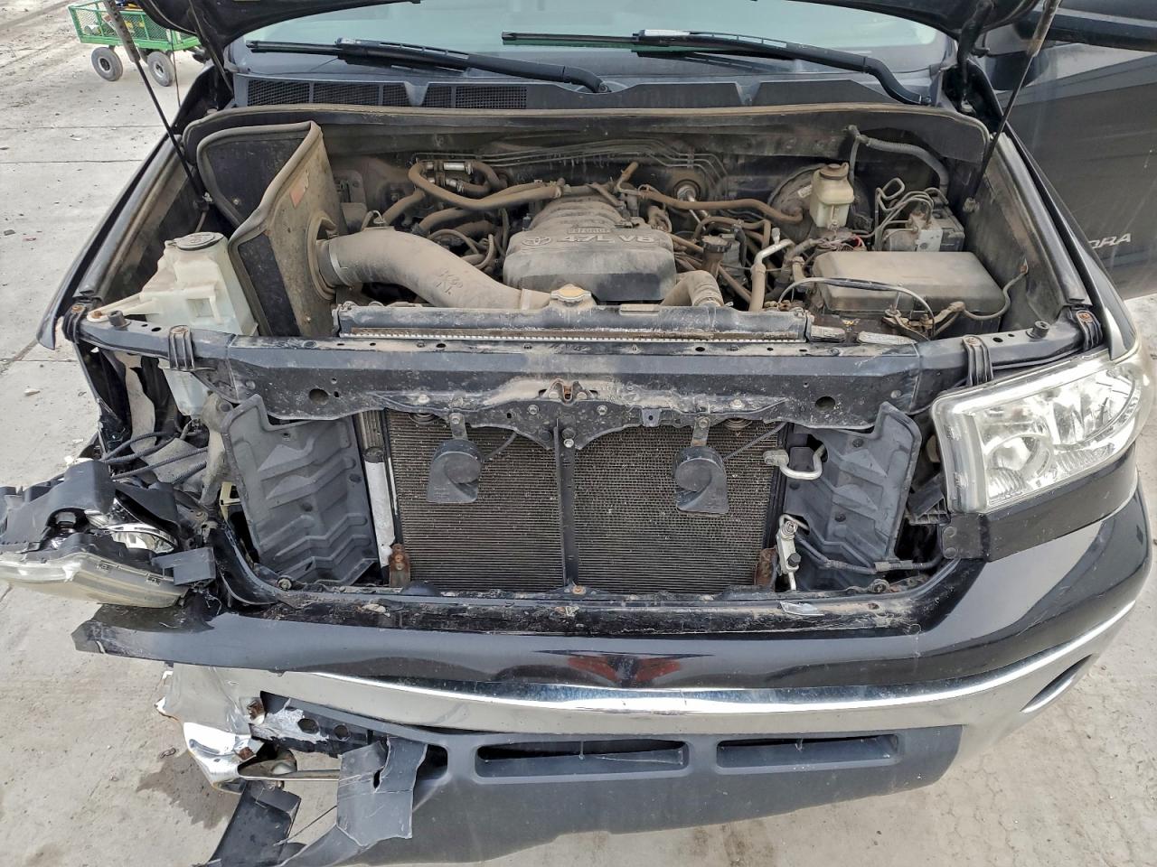 Toyota Tundra Double Cab Image 8