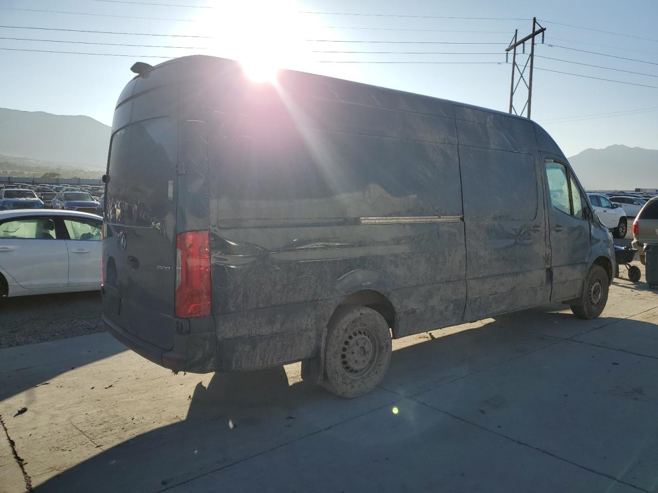 Mercedes-Benz Sprinter 2500/3500 Image 13