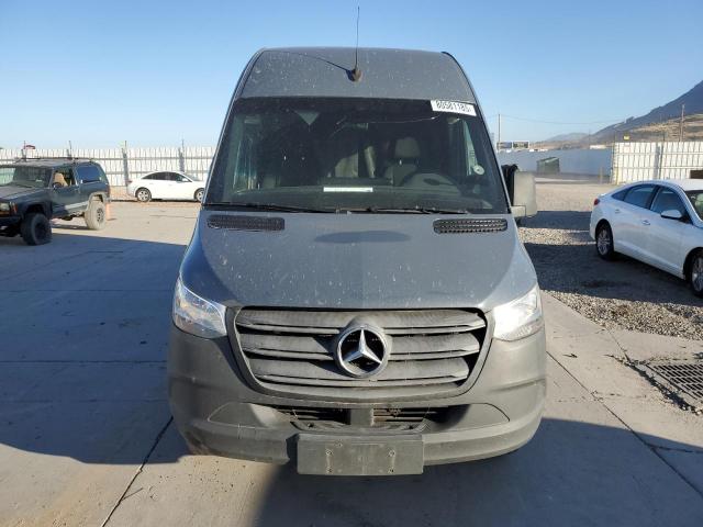 Mercedes-Benz Sprinter 2500/3500 Image 12