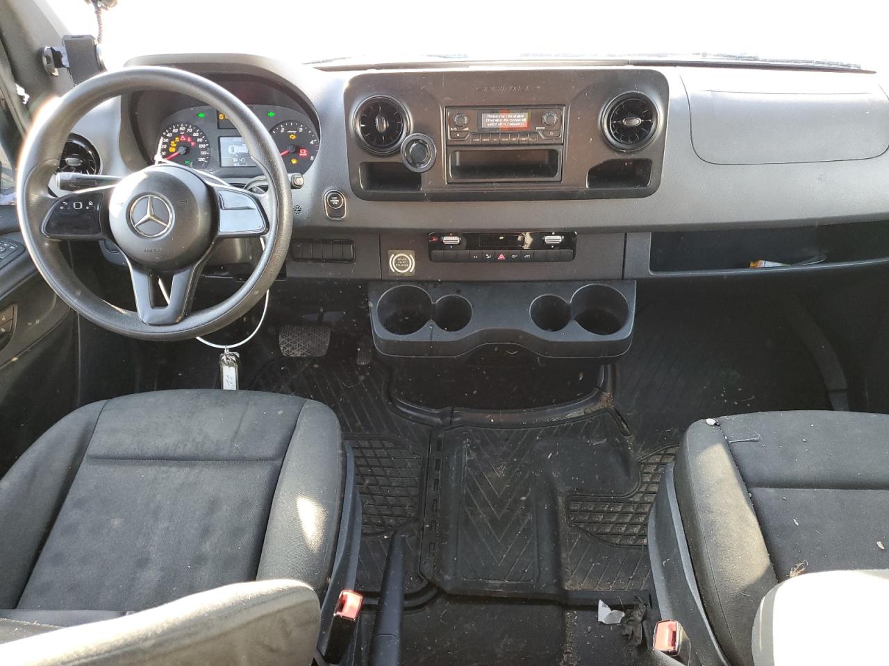 Mercedes-Benz Sprinter 2500/3500 Image 10