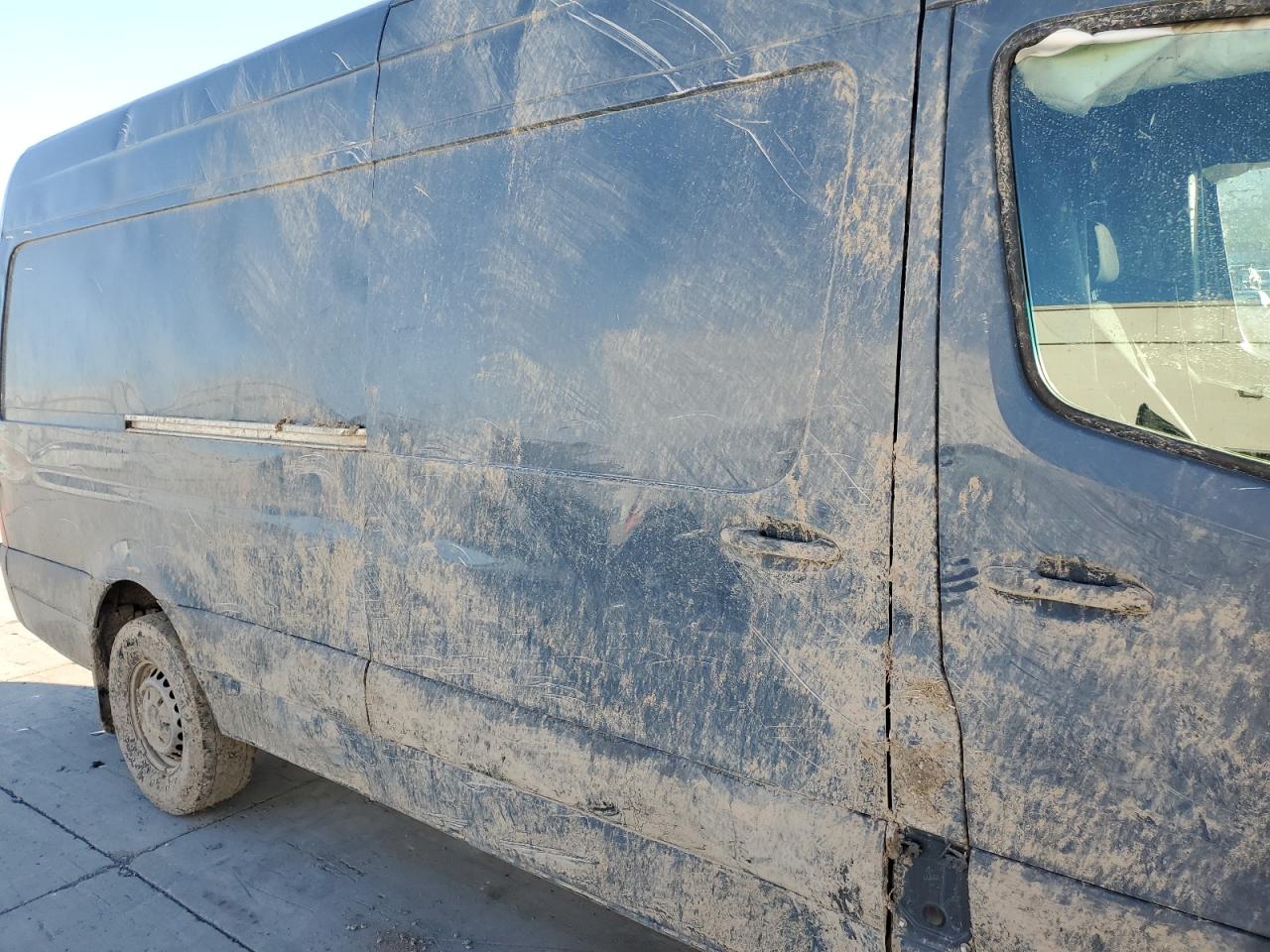 Mercedes-Benz Sprinter 2500/3500 Image 2