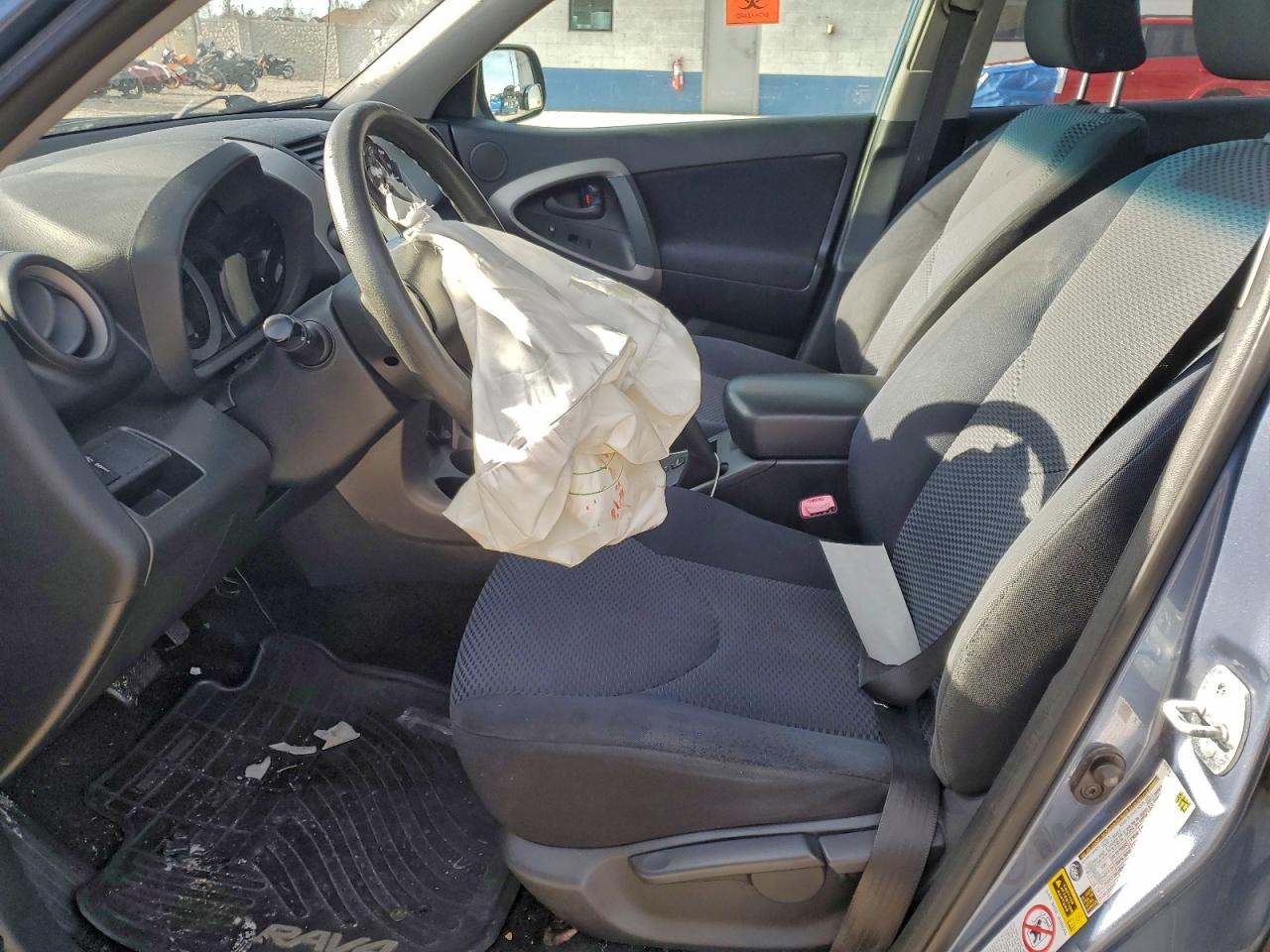 Toyota RAV4 Sport Image 6