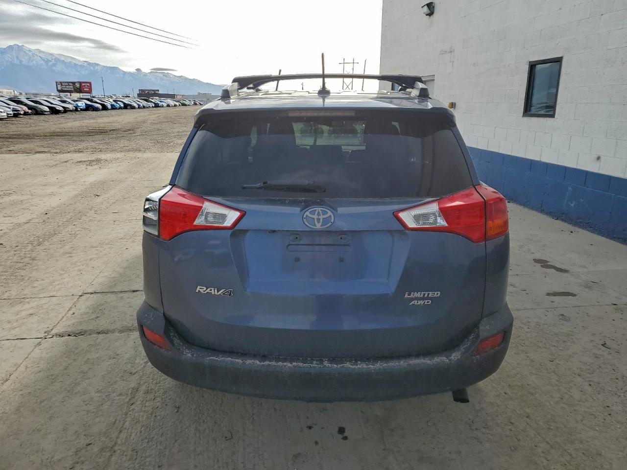 Toyota RAV4 Limited Image 4