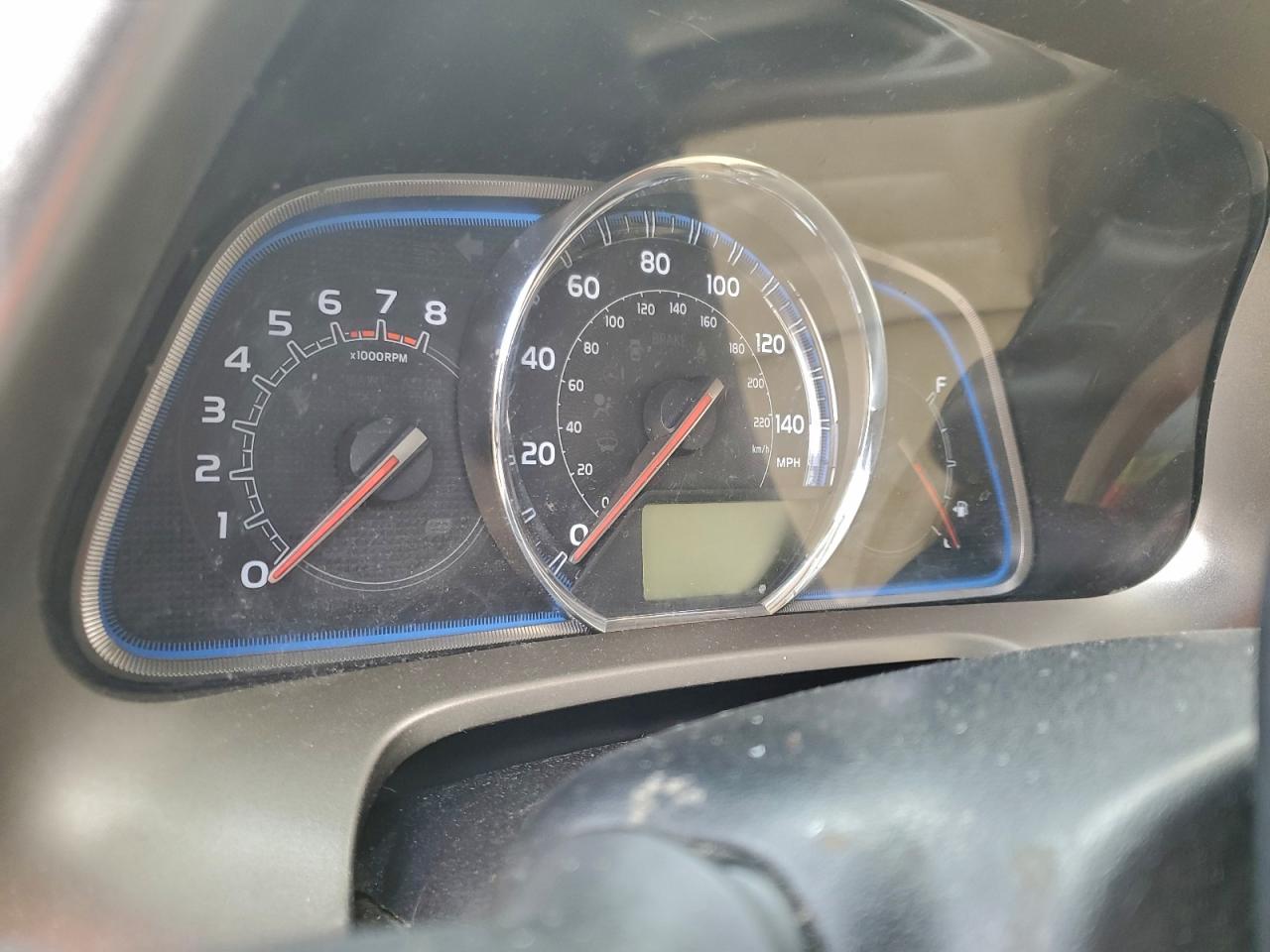 Toyota RAV4 Limited Image 5