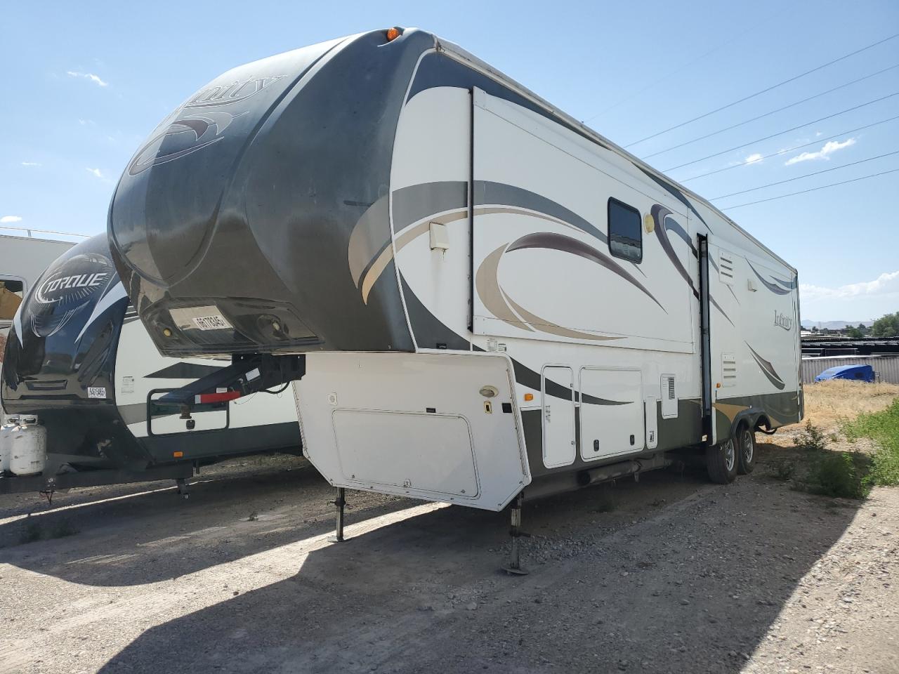 Dutchmen Infinity Image 6