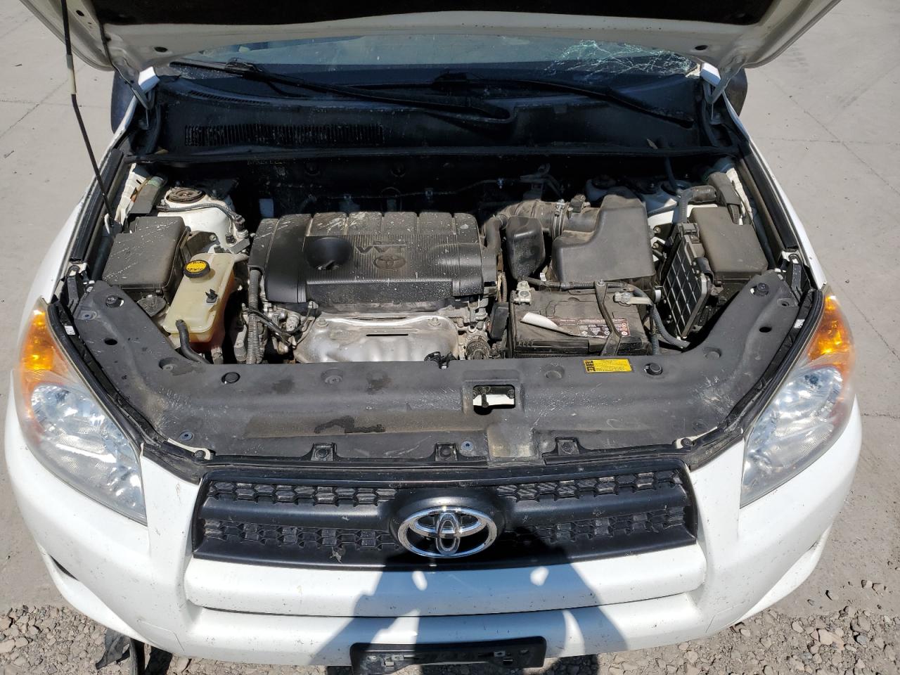 Toyota RAV4 Image 11