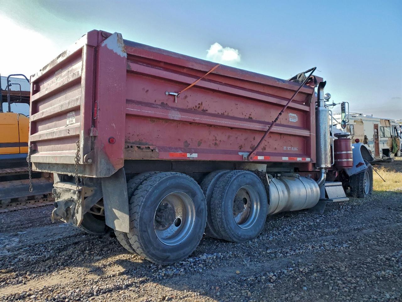 Peterbilt 359 Image 9