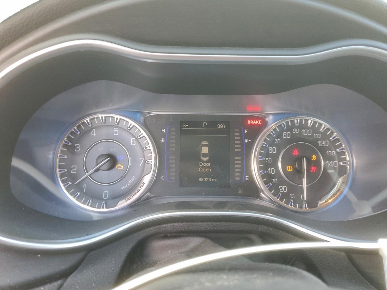 Chrysler 200 Limited Image 8