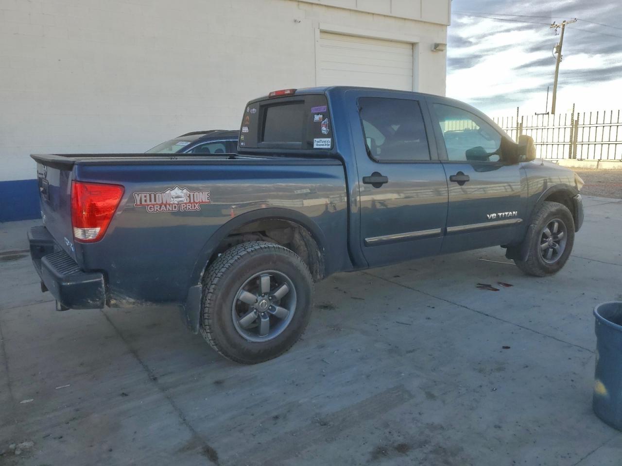 Nissan Titan S Image 6