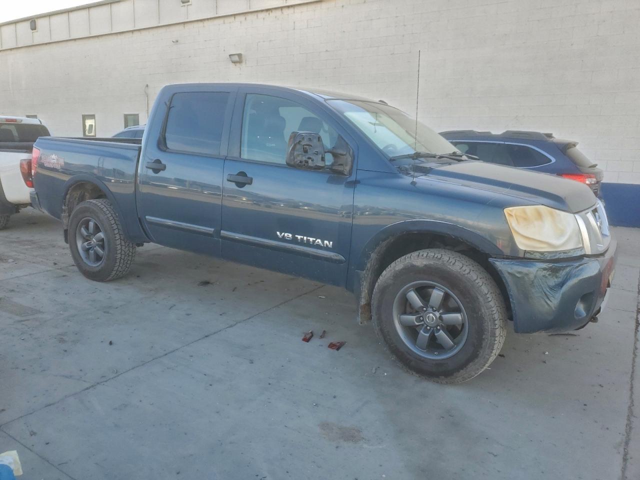 Nissan Titan S Image 3