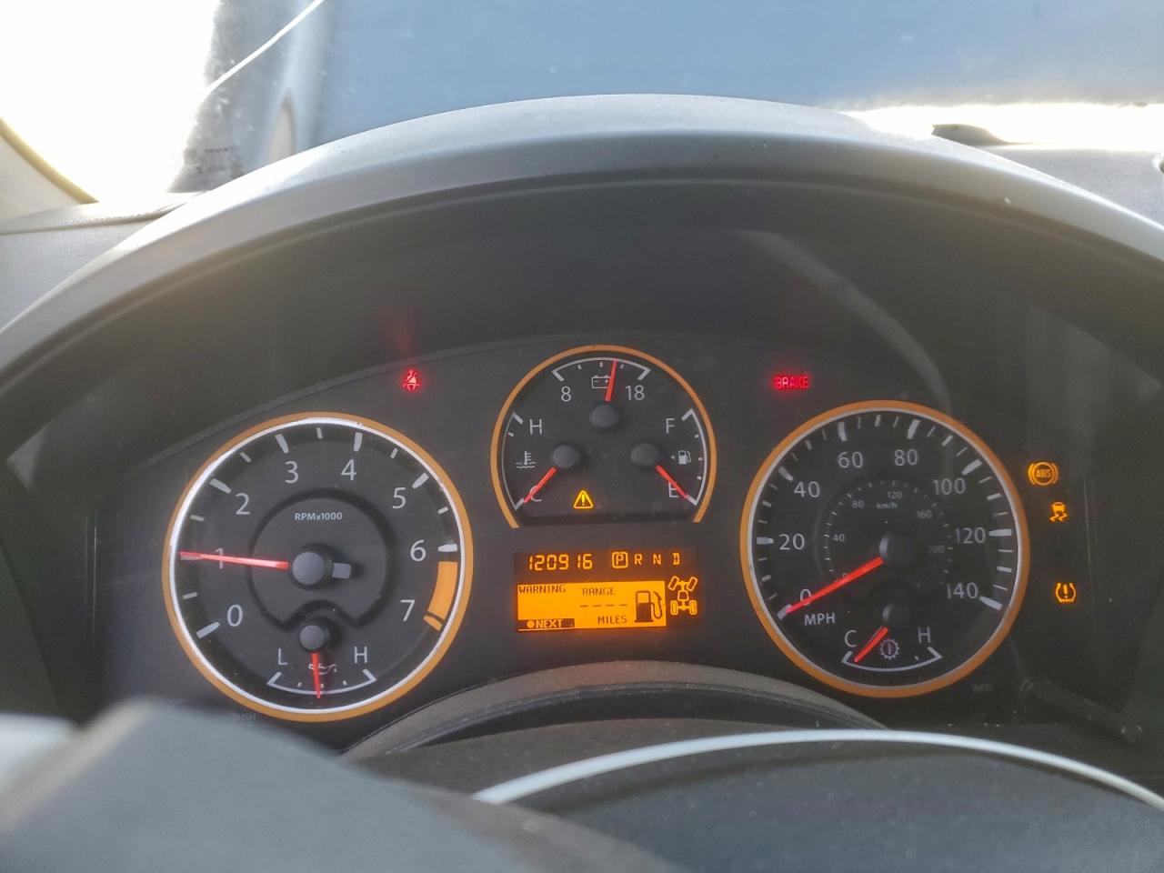 Nissan Titan S Image 12