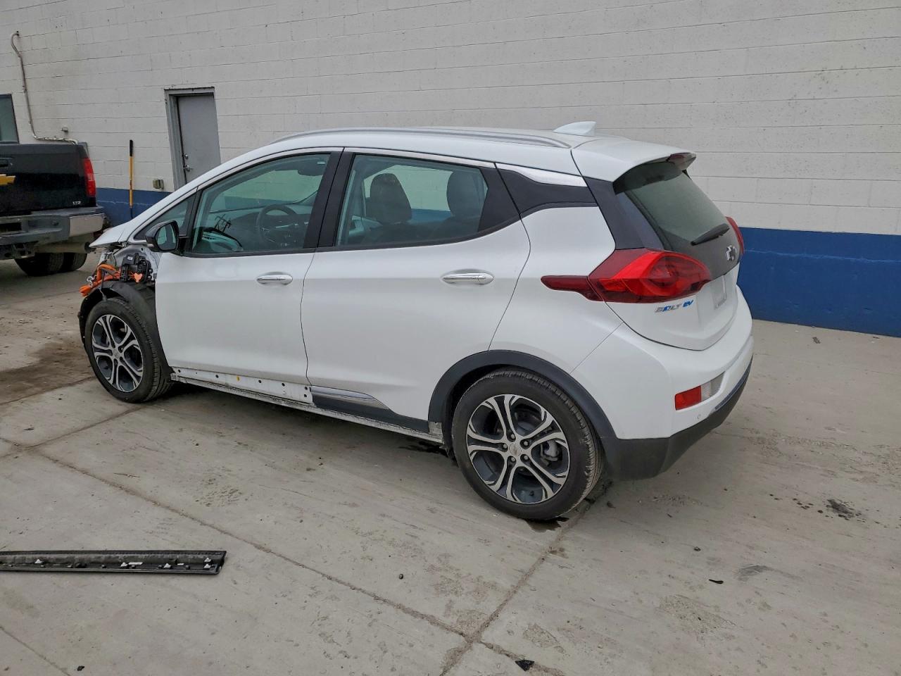 Chevrolet Bolt Premier Image 4
