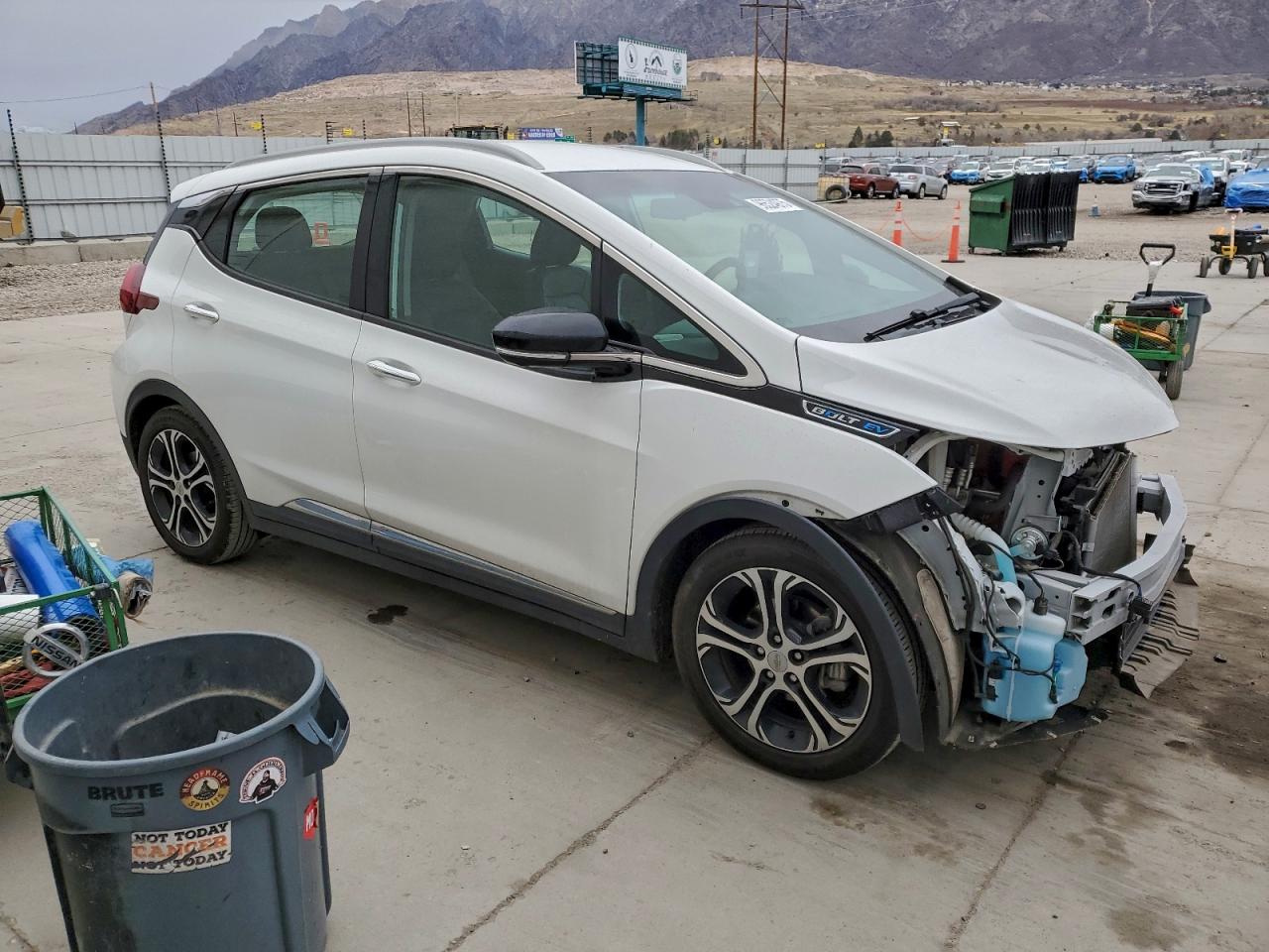 Chevrolet Bolt Premier Image 3