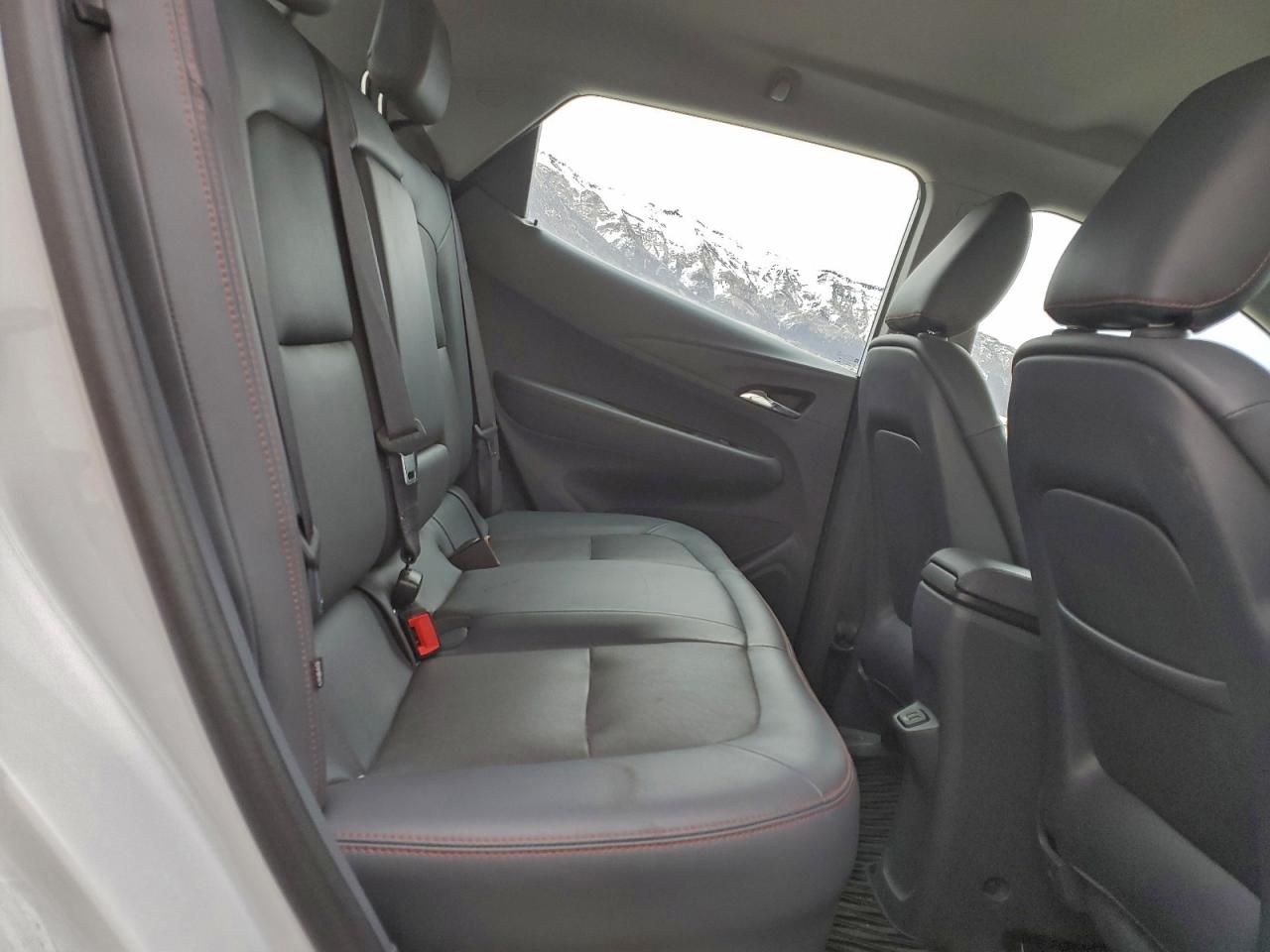 Chevrolet Bolt Premier Image 12