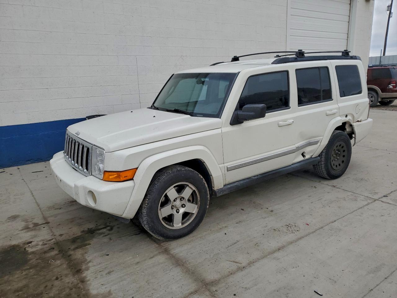 Jeep Commander Sport Image 1