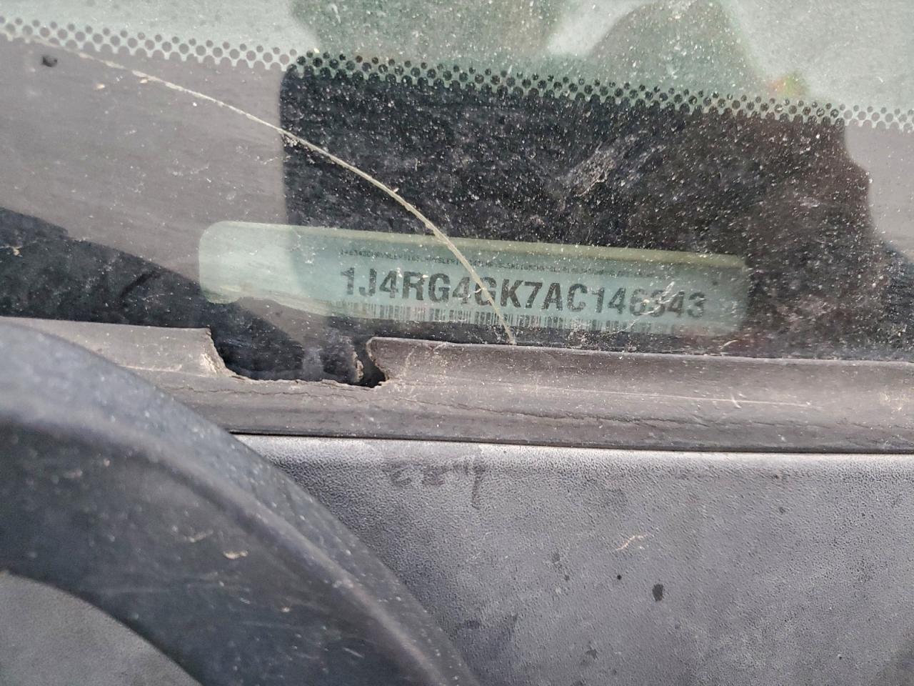 Jeep Commander Sport Image 12