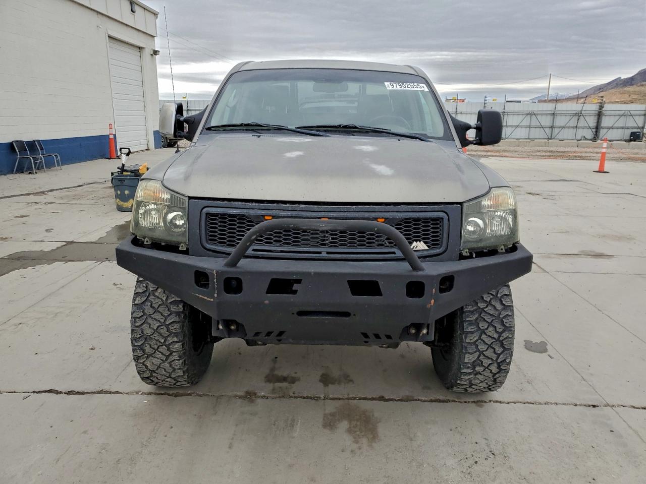 Nissan Titan Xe Image 7