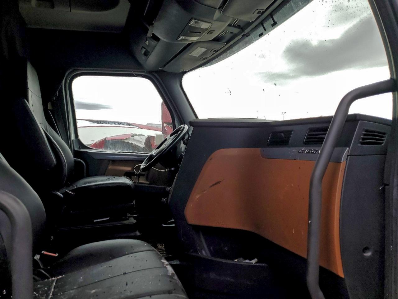 Freightliner Cascadia 1 Image 6