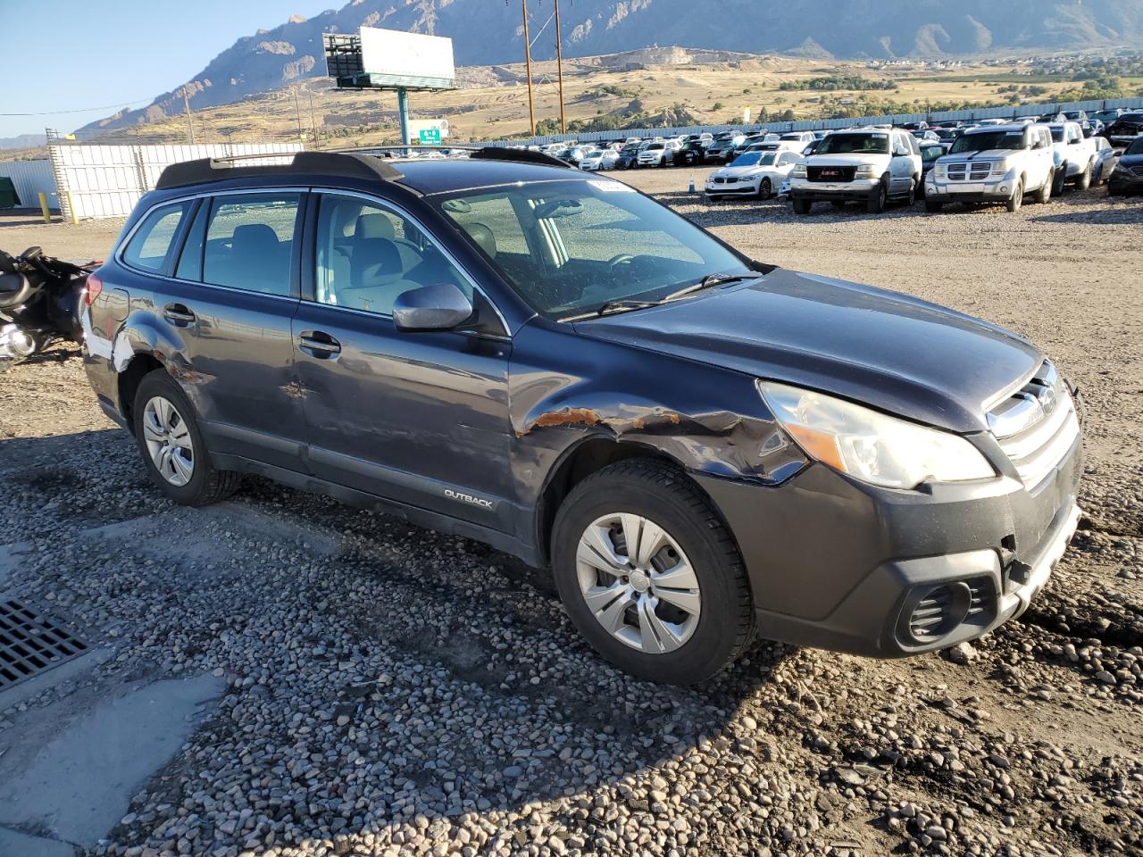 Subaru Outback 2.5i Image 12